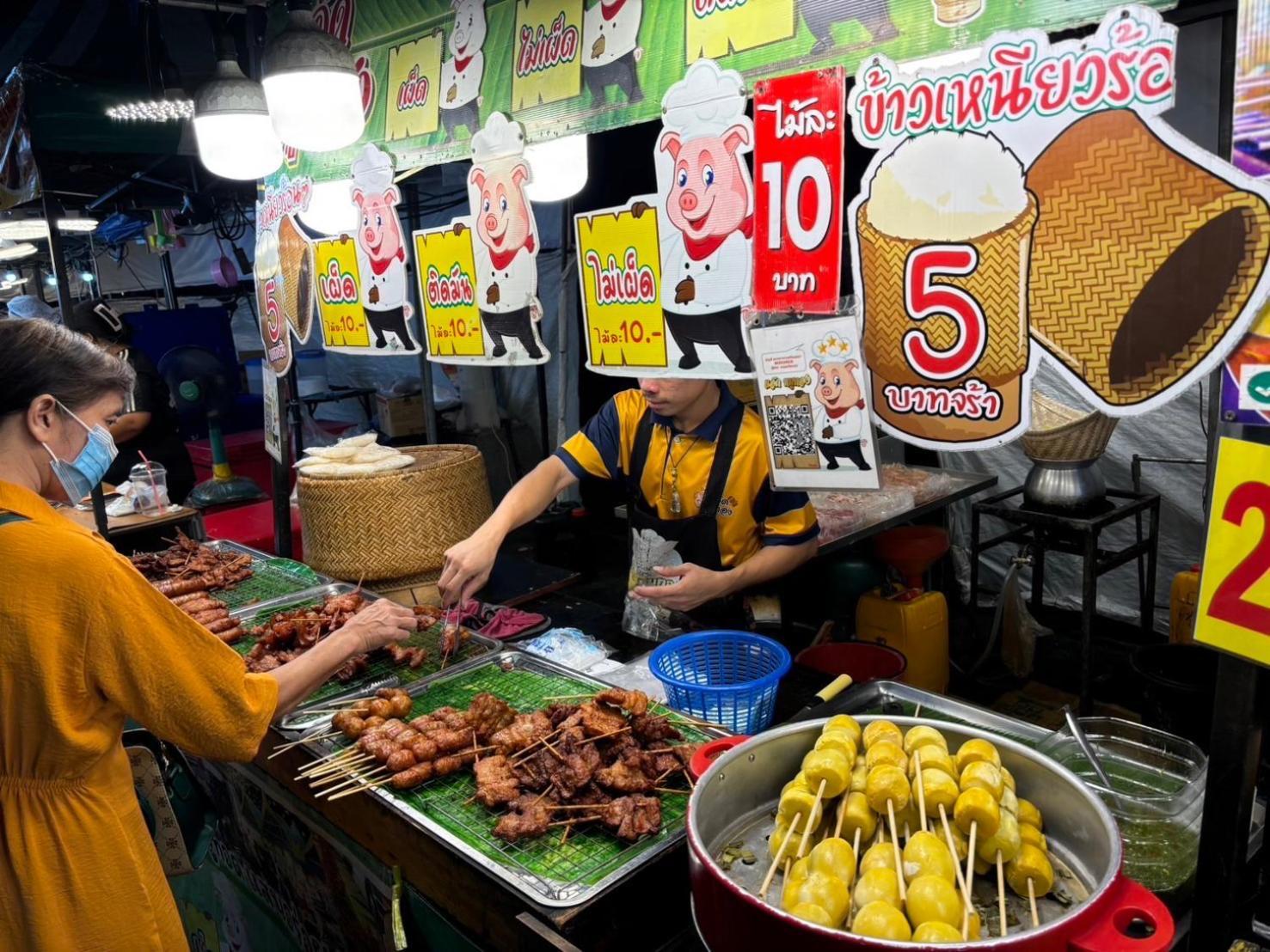 The White Den Chatuchak Bangkok Ngoại thất bức ảnh